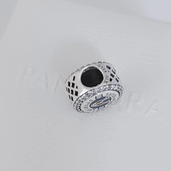 Pandora Las Vegas Bead Charm 2022 New Years Champagne Flutes Pendant S925 Silver - Picture 4 of 7